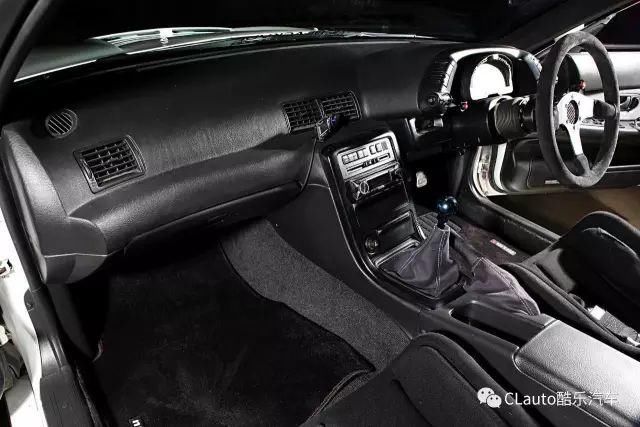  姑娘|我也想遇见个开R32 GT-R的姑娘，然后深陷其中不可自拔