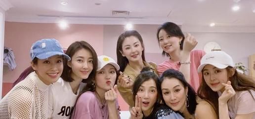  连吴昕|在《乘风破浪》里没有存在感？一个人吃饭，连吴昕对她也不了解