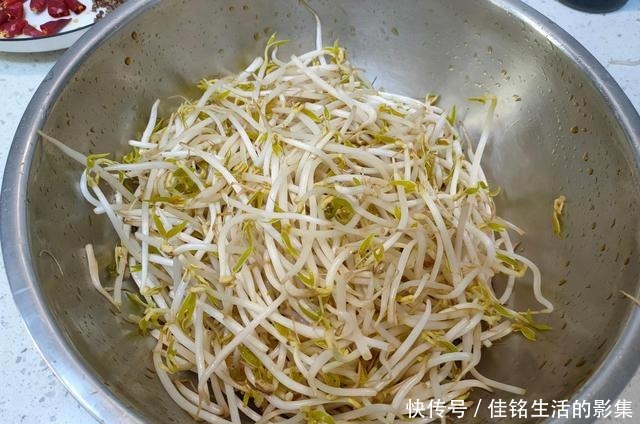 豆芽|炒豆芽最忌直接下锅,大厨教您一妙招,豆芽不出水、脆爽又入味