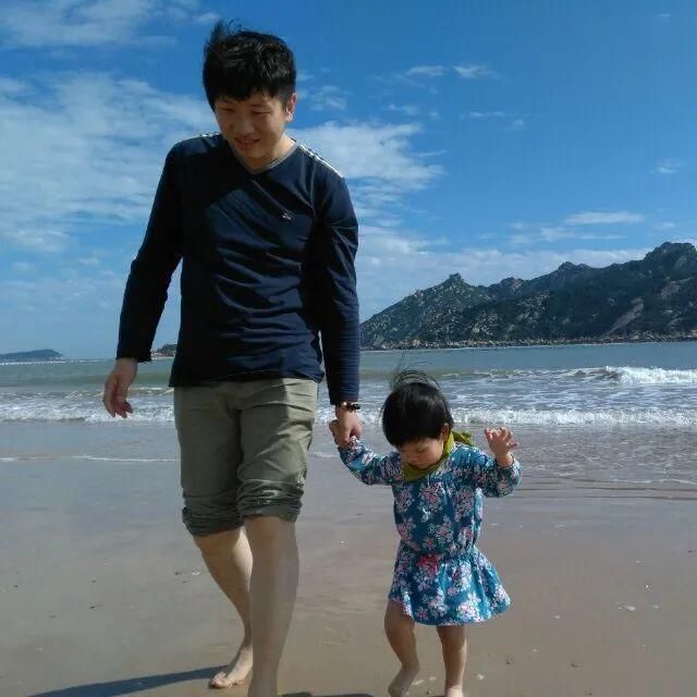 散装|沪上知名超市散装杂粮爬满小虫！店家说都不要紧！坊记来了，没想到…