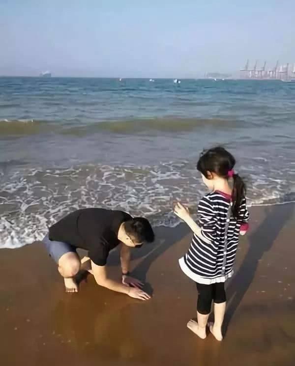  身陷|他智商140，31岁成北大教授，如今身陷出轨疑云跌“神坛”