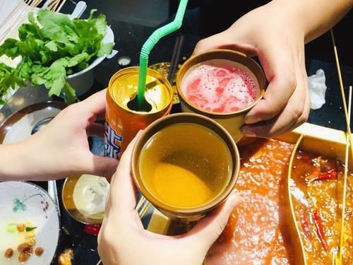 聚餐|和小伙伴在北京这家有名的串串香聚餐，猜猜3个人吃了多少串？