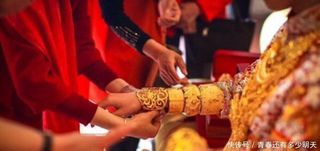 花轿|结婚当天，新娘说什么都不上花轿，媒人一怒之下新郎我女儿嫁你！