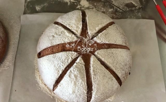 馒头|老婆买了几十斤面粉,说学做包子馒头,吃得快吐了,今天才换花样