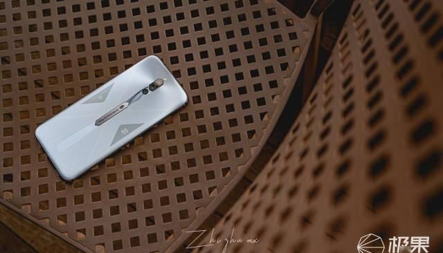 游戏|144Hz “滑”到手软,银翼风暴堪比“空调”,这款手机简直就是为游戏而生。