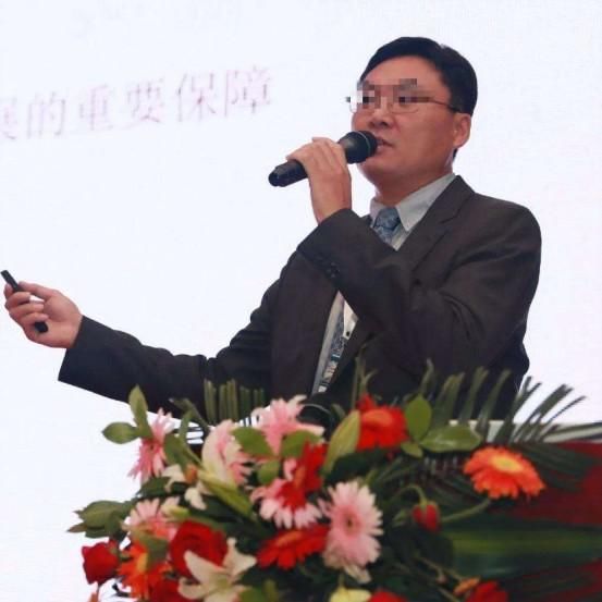 真的|“高管养女”后续！涉事女孩被扒出有两张身份证，真的单纯吗？