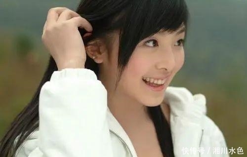  张含韵|“倒数第一”的张含韵，再也不酸酸甜甜了