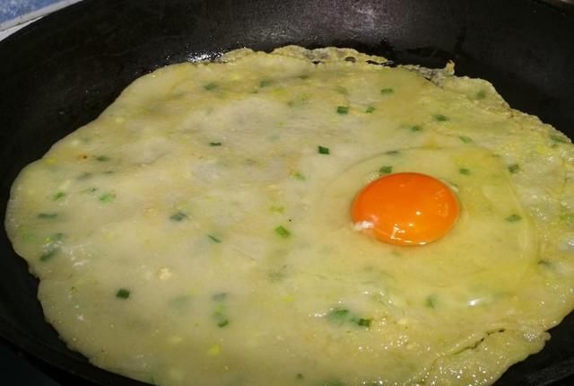  不用|面粉牛奶加鸡蛋，这会做这款家常软饼，早餐不用上外面买来吃