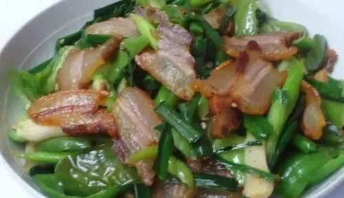  腊肉|怎么给腊肉焯水？很多人都不知道，难怪腊肉吃起来不够香