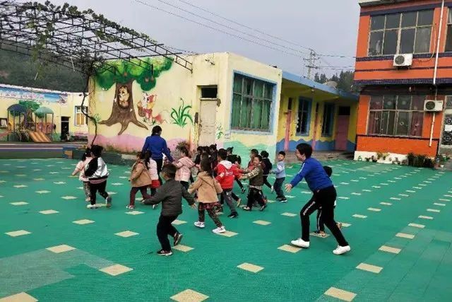 妈妈|“妈妈我不想去幼儿园”，宝宝不愿上幼儿园？没有解决不了的事儿