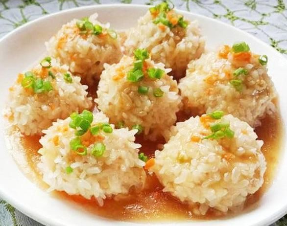 1勺|家常菜：芋头扣肉、蒸蒜蓉生蚝、蒸糯米肉丸子