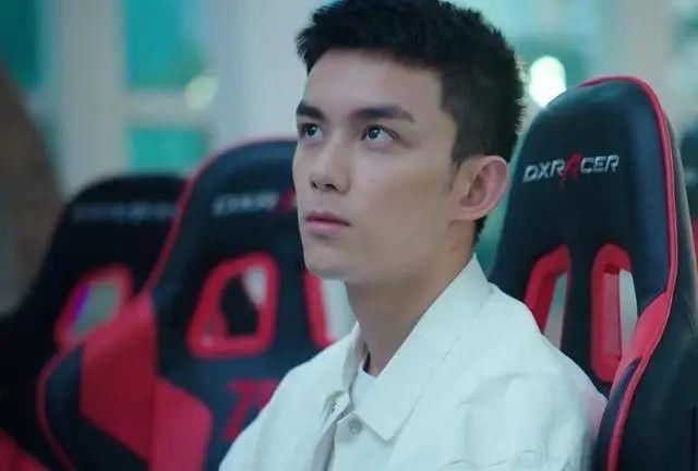  好像|《穿越火线》：说鹿晗演技炸裂的，好像还早了一点！