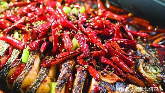 将鱼放入|教你在家做烤箱版的烤鱼!