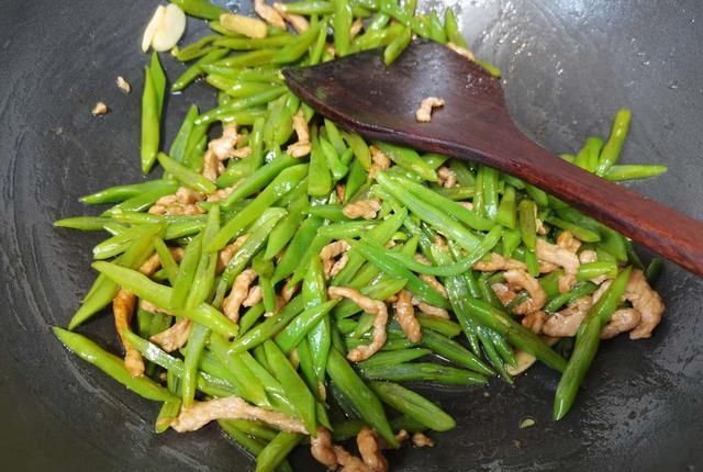  入秋|入秋后，遇到此菜别手软，营养丰富，我家每周吃3次，次次光盘