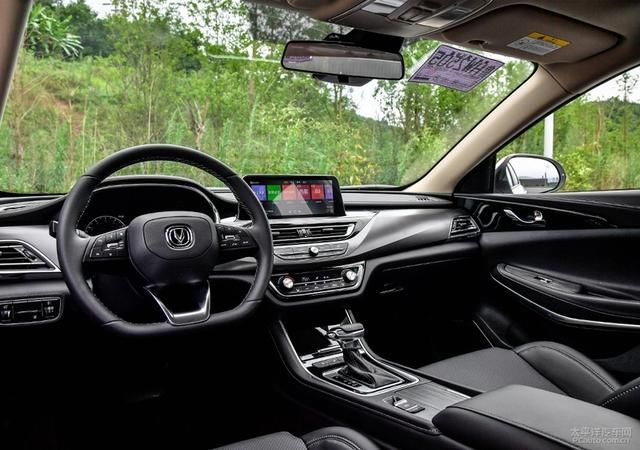 设计|180匹才卖十万?试驾长安锐程CC蓝鲸版