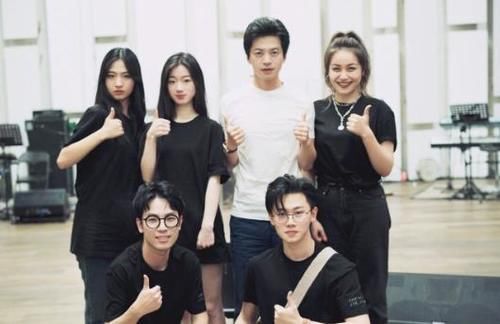  声音|《好声音》李健战队失利，三朵金花一胜两负，单依纯已成中流砥柱