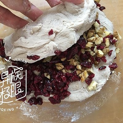  蔓越|蔓越莓鲜葡萄汁软欧包