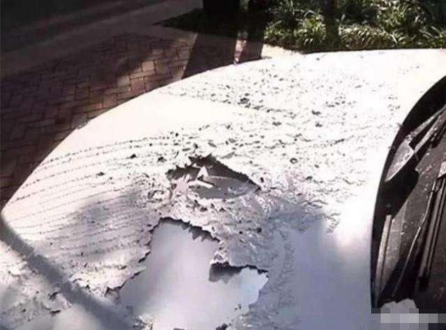  车子停在了别人|奔驰乱停车，业主一篇“小作文”写车上，奔驰车主气得想骂人