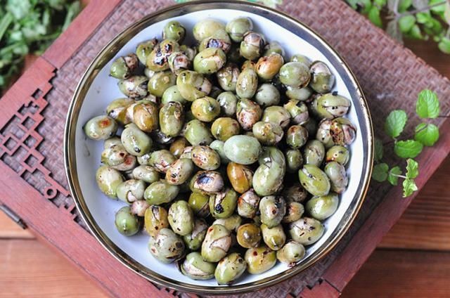 农村|70、80后农村娃最爱的零食,简单一炒比薯片还香!秋天抓紧吃!