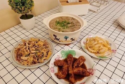  饭菜|闺蜜来家里做客，还自带下饭菜，难道我做的菜不香吗？你们瞧瞧