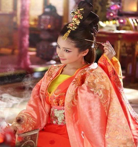 高官|朱元璋想重用大舅子为高官，大舅子却跪地哭着拒绝，果然逃过一死