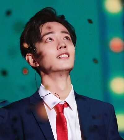  粉丝|肖战《王牌》再被“路透”？粉丝“默默”隐忍，背后原因太难受！