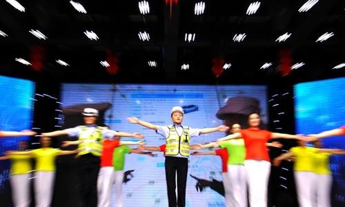 知识|“最美出行”广场舞普及交通安全知识