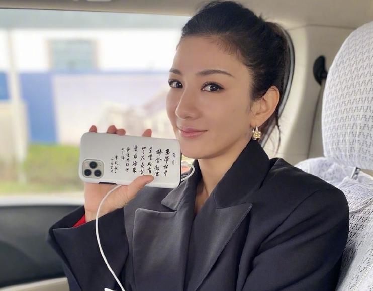 导演|黄奕上《演员请就位》后发文,我唯独留意她提及郭敬明,态度明显