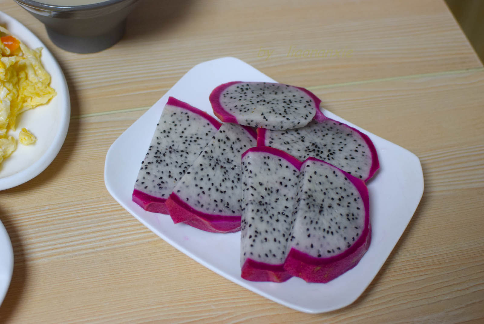  满满|蟹姐家的4人份早餐，满满摆一桌，准备了4种主食，全是好吃的