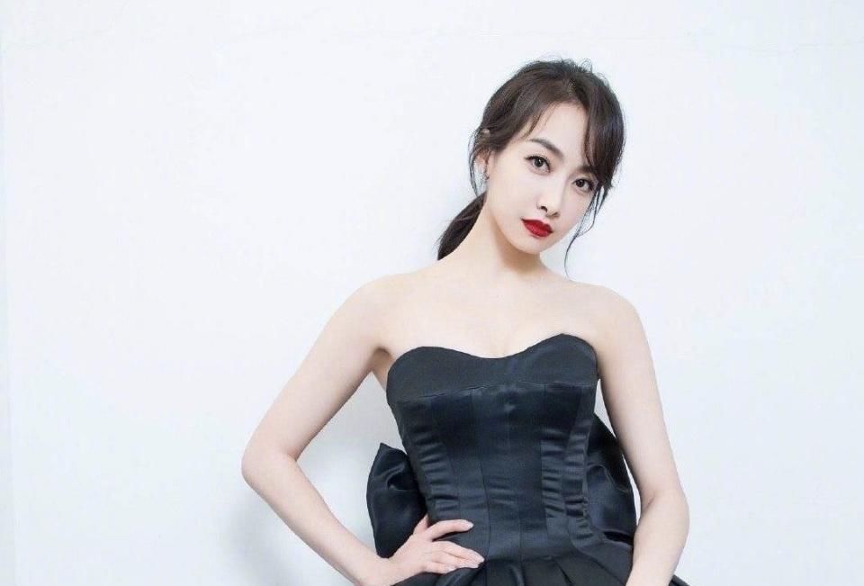 纷争|赵露思点赞恶评后，宋茜上线平息纷争，做法堪称标准范本