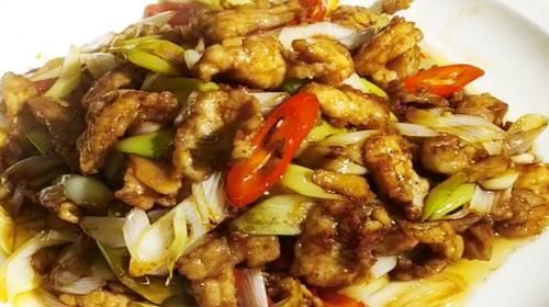  步骤|葱爆肉片，肉片不要直接下锅爆炒。多一道步骤，口味马上不一样