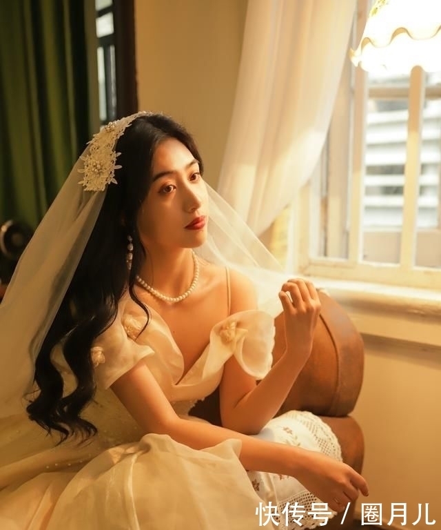  初夏|初夏最美女神系穿搭，清纯色系穿出时髦感，女人味爆棚