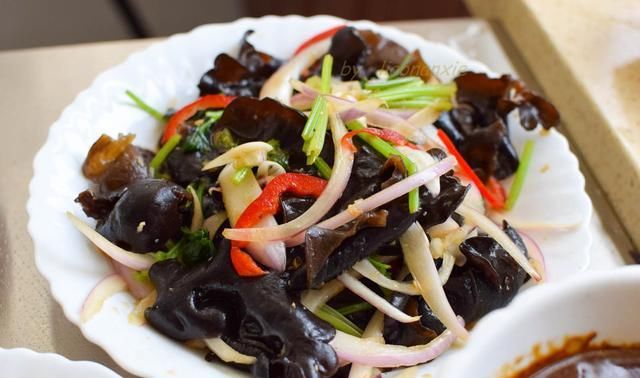 素菜|妹妹一家来吃饭,3个肉菜4个素菜,简单好吃全部光盘