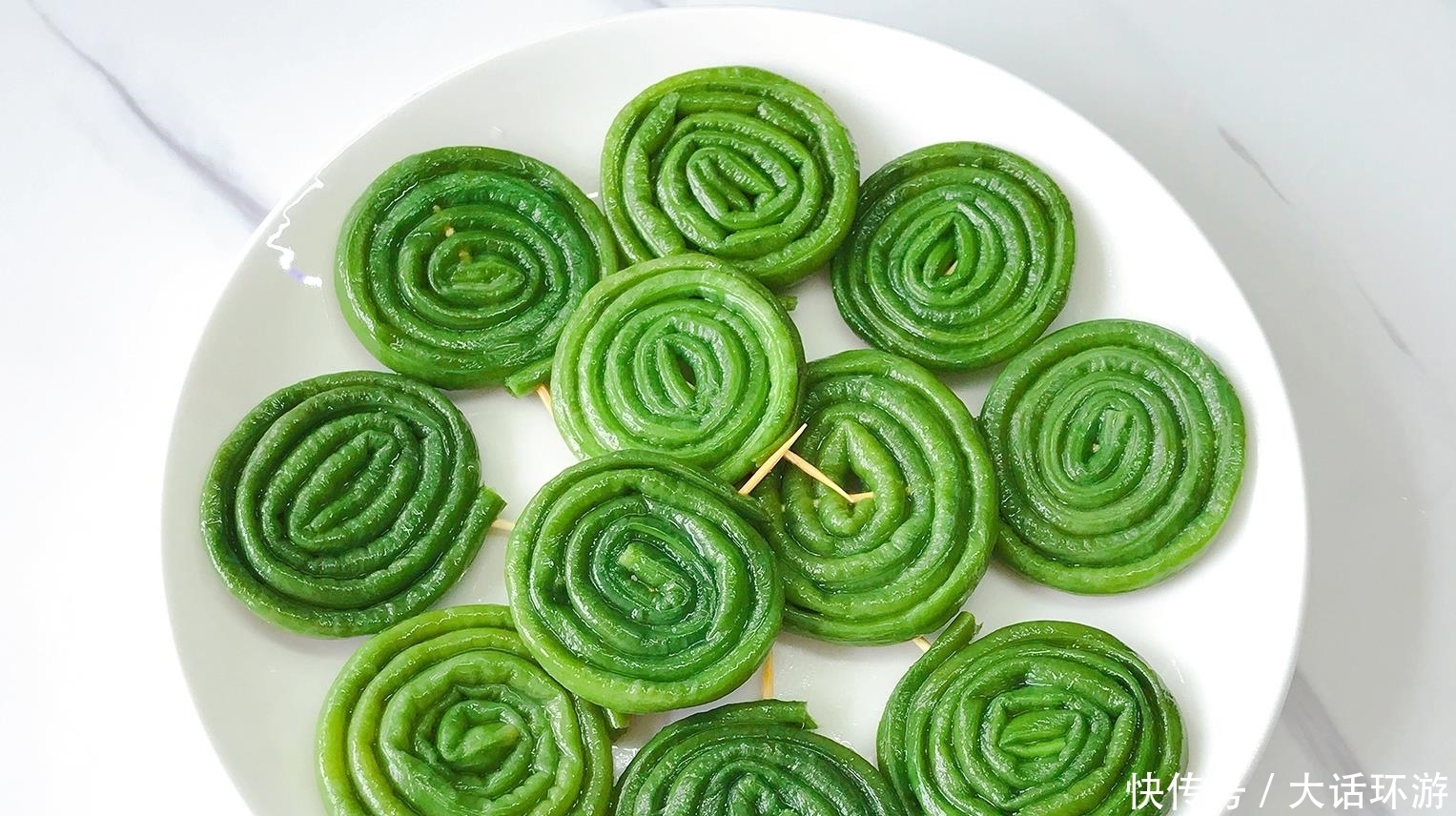 三伏天|三伏天吃它最应季,2元钱买1捆,卷一卷给孩子做零食,营养超美味