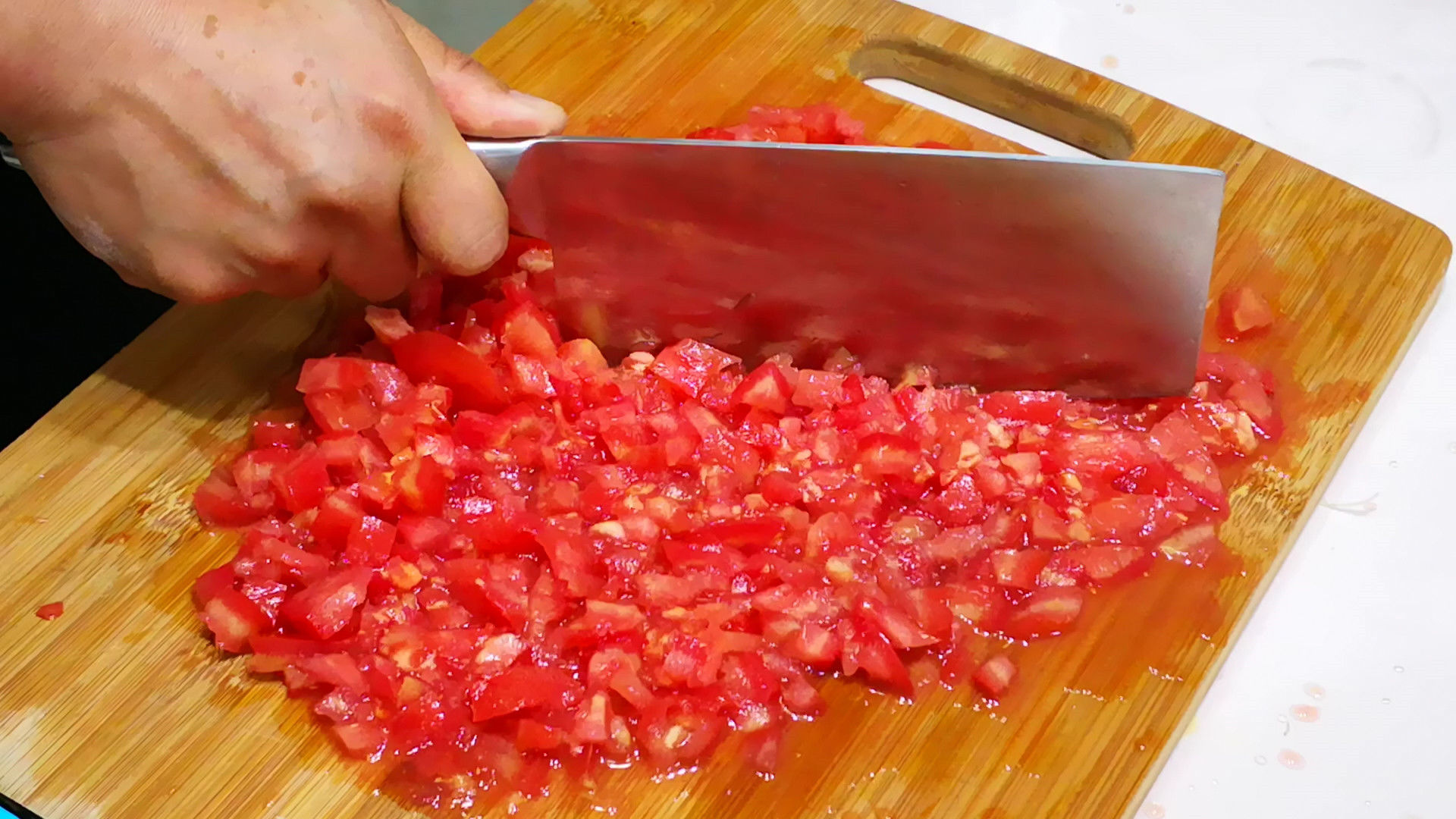  西红柿|夏天用它包饺子最香，不到10块钱做一锅，比三鲜和肉馅都好吃！