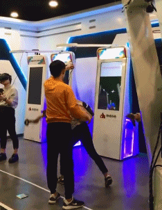 搞笑|搞笑GIF：小朋友表示这比电梯还方便
