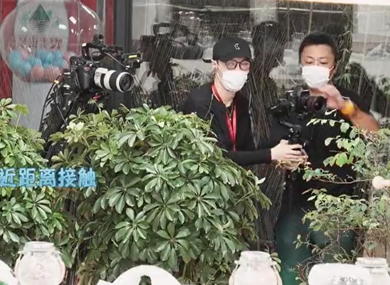  黄渤|张艺兴上场，带来＂鸡条味儿＂的《忘不了餐厅》，你会期待吗？