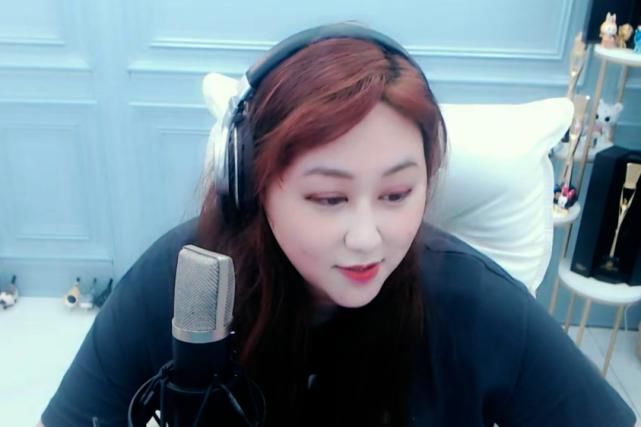  七夜|QJY、小少焱成七点团战霸主；七夜阿哲下广告，阿哲表态