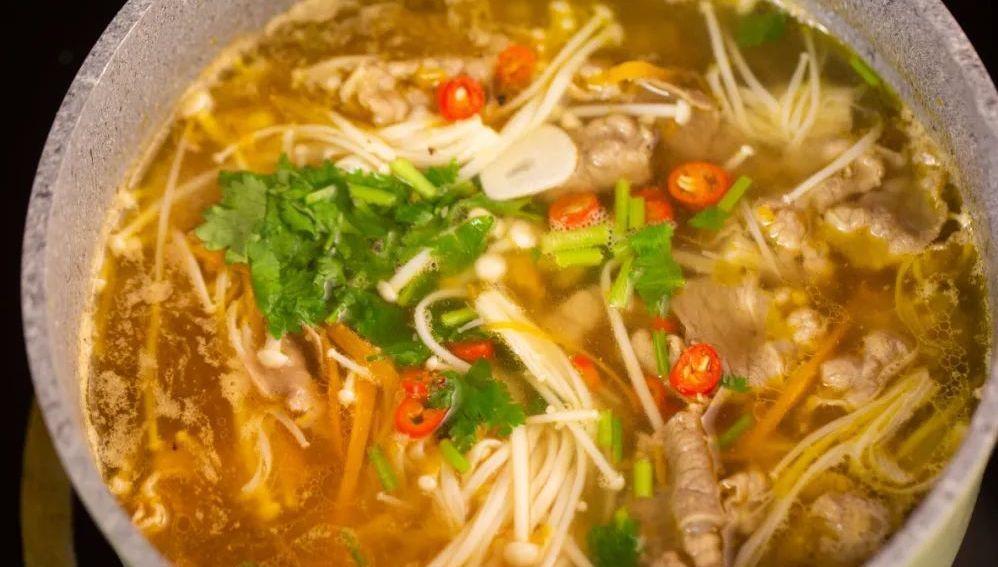 放过|只要2步就能复刻出面馆金牌酸汤，好喝到连一滴汤都不想放过！