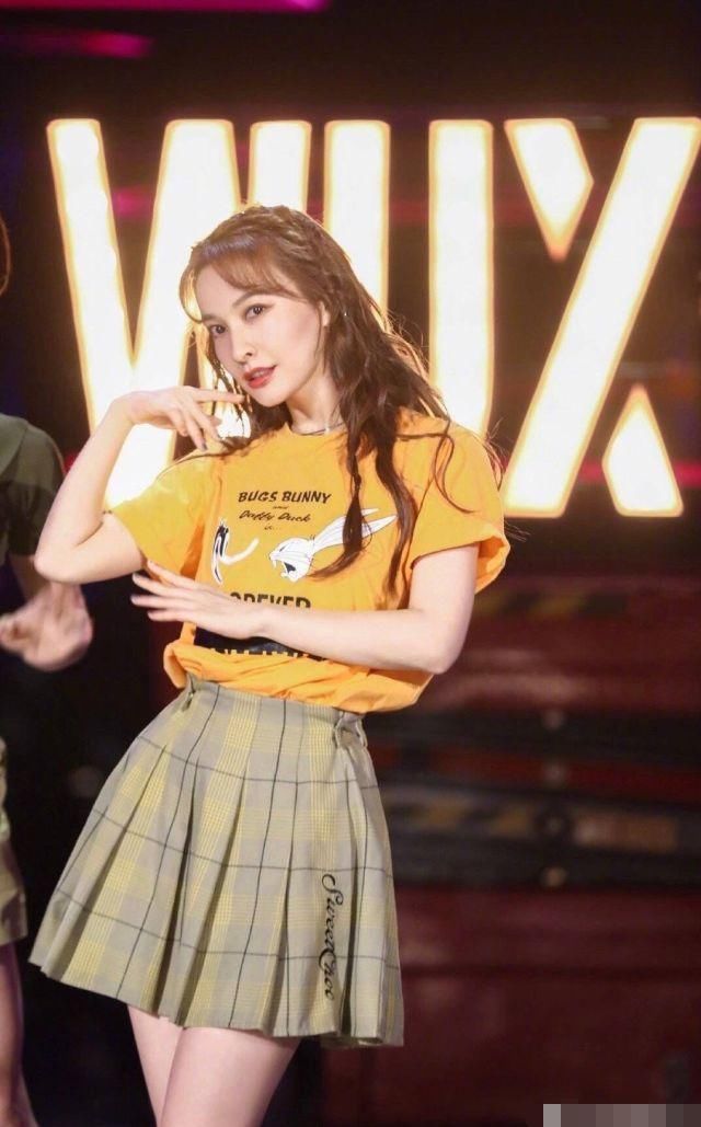  越活|有种“逆袭”叫吴昕，旧照和现在对比，越活越年轻