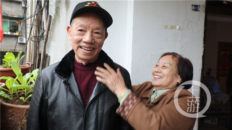 不吃不喝|英雄赞歌|他五天不吃不喝歼敌51人 五次和死神擦肩而过