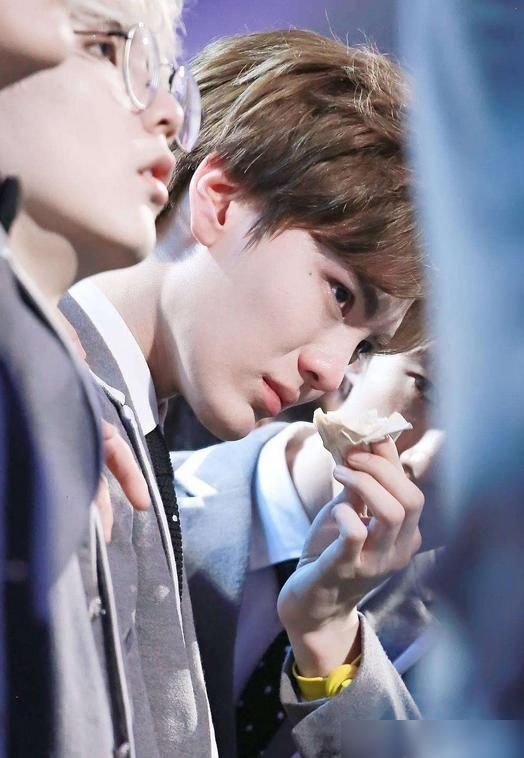  人生|卡在出道位外的他们，现状令人堪忧，一个名次两种人生！