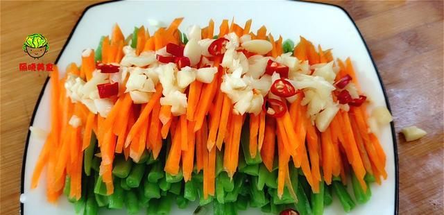  家常|最近网红豆角家常做法火了，3斤都不够吃，不炒也不炖比吃肉还香