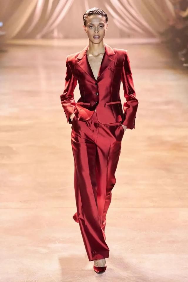 香奈儿|拿什么配香奈儿 顶流时尚大咖都会选TA