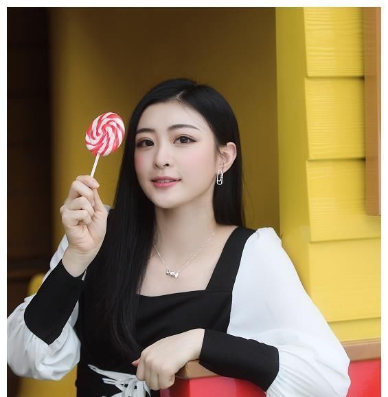 老板|内函其他的练习生、拉踩许佳琪、讥讽买榜,王承渲的老总戏超多