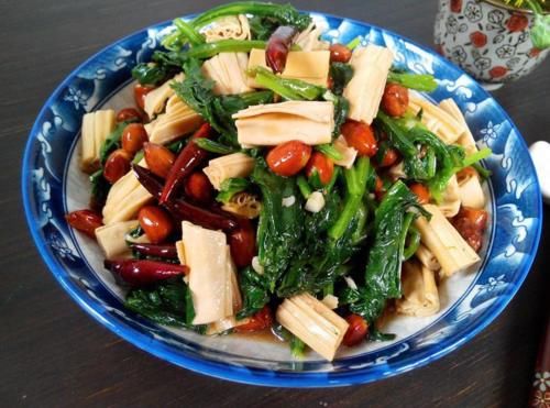 好吃|调凉菜,只加生抽是外行!教你万能凉拌汁,酸辣爽口,调啥都好吃