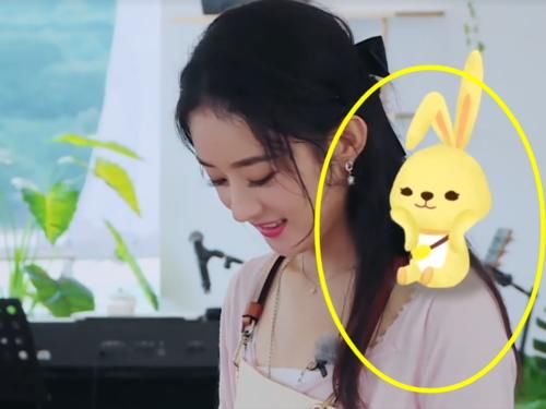  中餐厅|中餐厅：赵丽颖表演剁肉功底，谁看到她的拿刀姿势？一看就是第一次