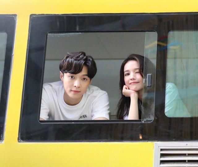  张艺兴舞蹈|张艺兴酷炫表演高燃全场，后方舒淇疯狂打call，舞蹈实力独受认可