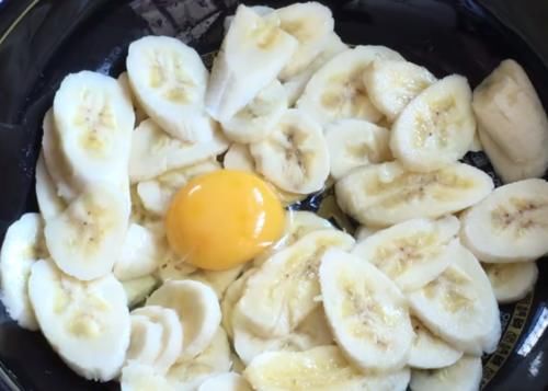  简单|香蕉的美味新吃法，甜香软嫩，简单营养，孩子爱吃的居家辅食