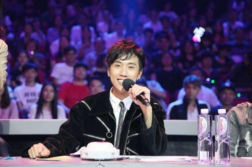  选秀节目|5年前惨被汪峰淘汰，现在却和他同坐导师椅，真的是实力“打脸”汪峰